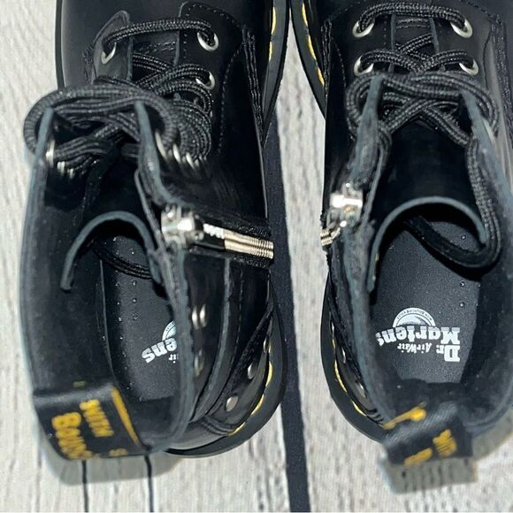 NWT Dr. Martens 1460 Pascal Hardware Studded Leather Boots - Picture 5 of 13